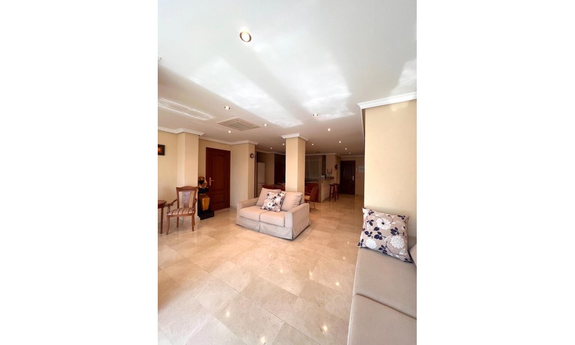 Resale - Duplex -
Torrevieja