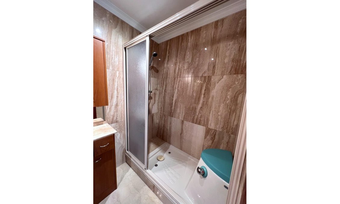 Resale - Duplex -
Torrevieja