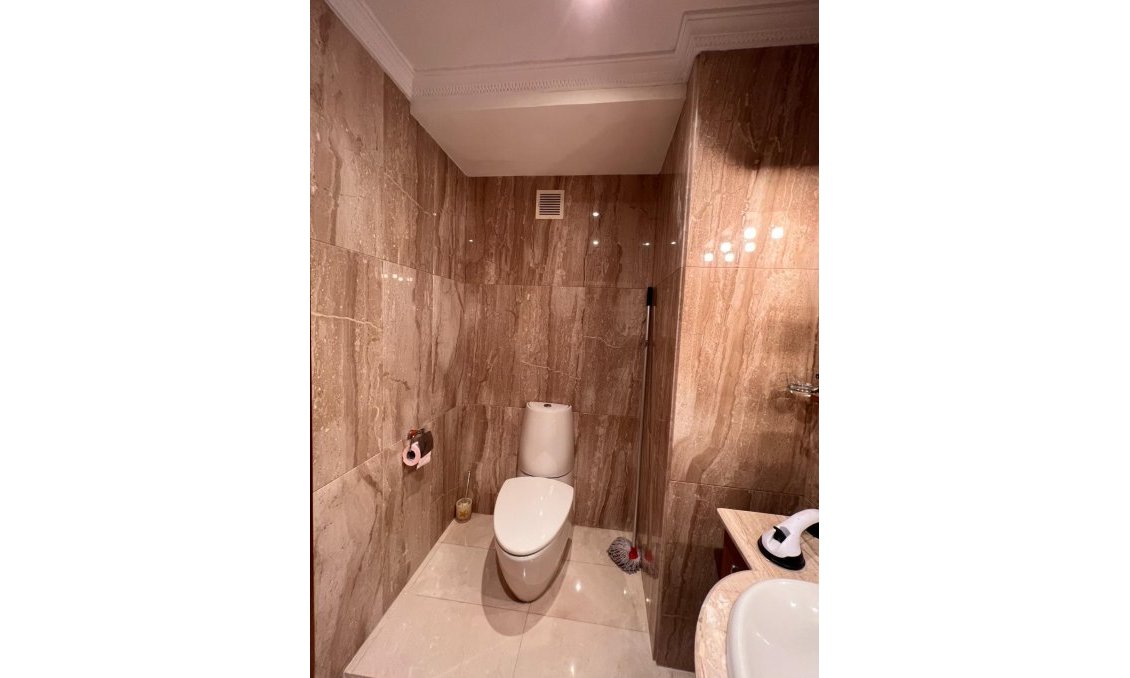 Resale - Duplex -
Torrevieja