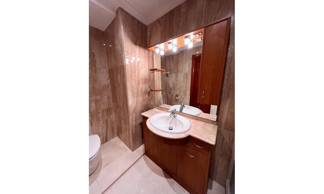 Resale - Duplex -
Torrevieja