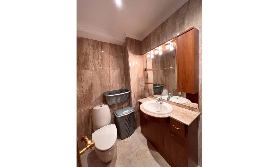 Resale - Duplex -
Torrevieja