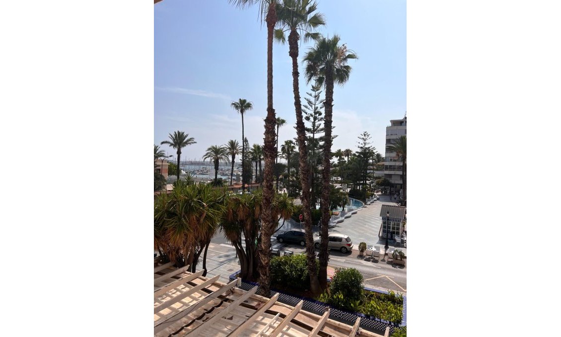 Resale - Duplex -
Torrevieja