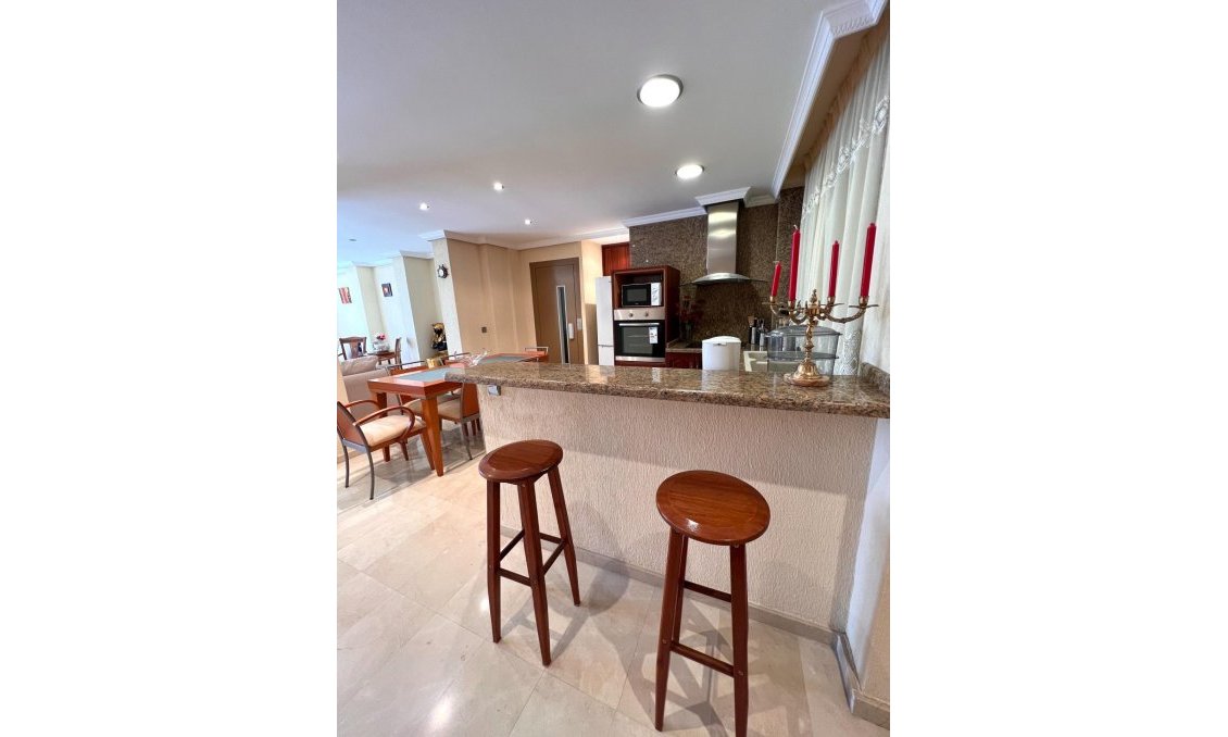 Resale - Duplex -
Torrevieja