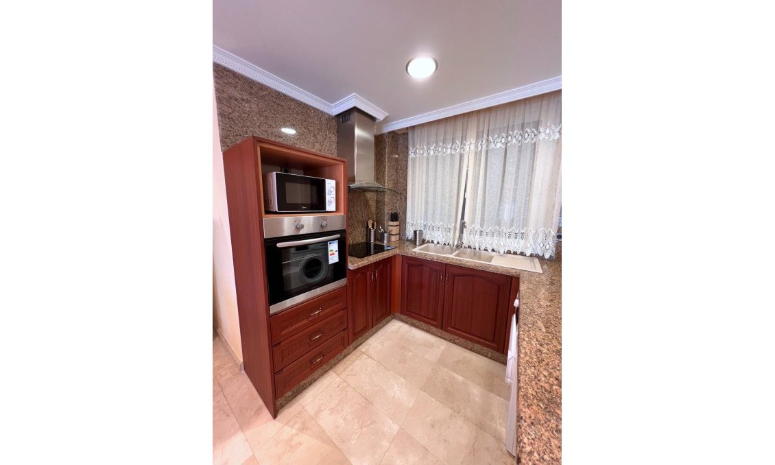 Resale - Duplex -
Torrevieja