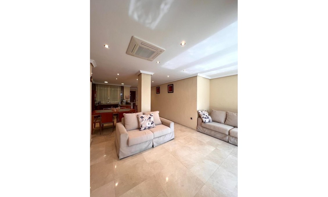 Resale - Duplex -
Torrevieja