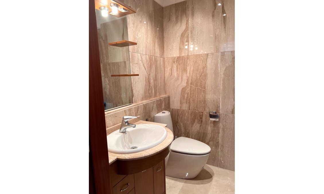 Resale - Duplex -
Torrevieja