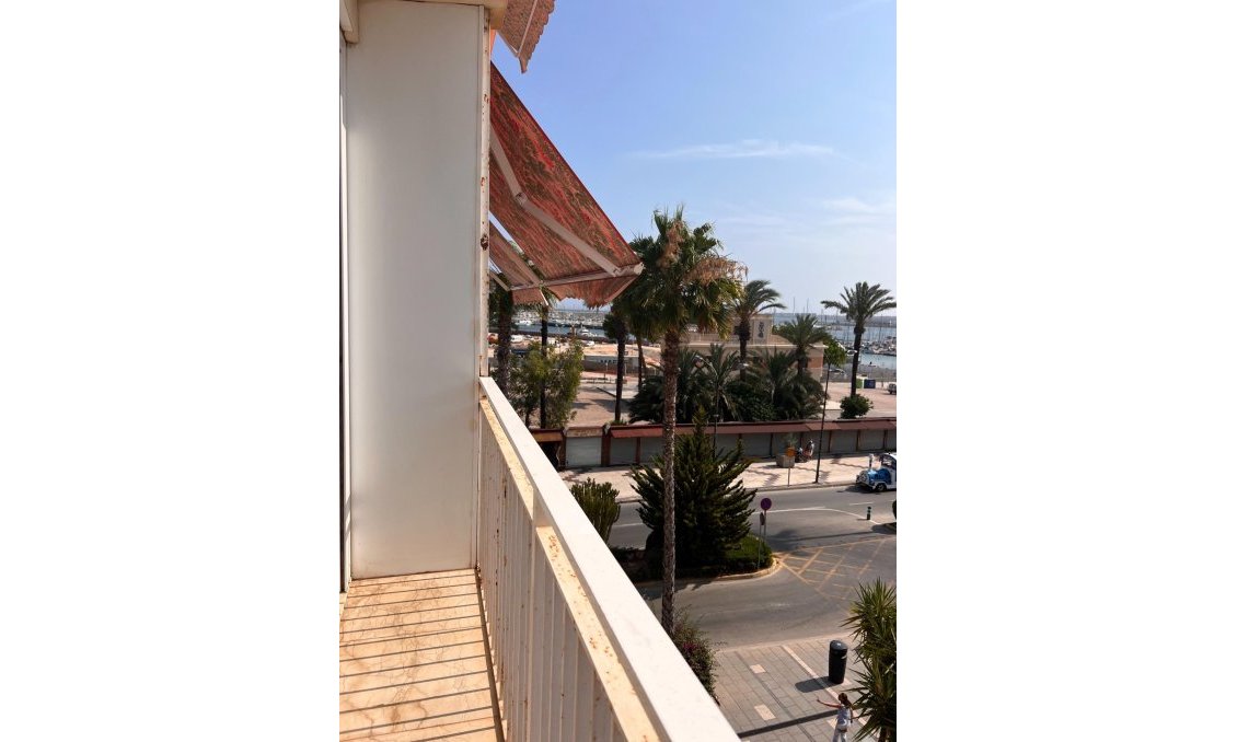 Resale - Duplex -
Torrevieja