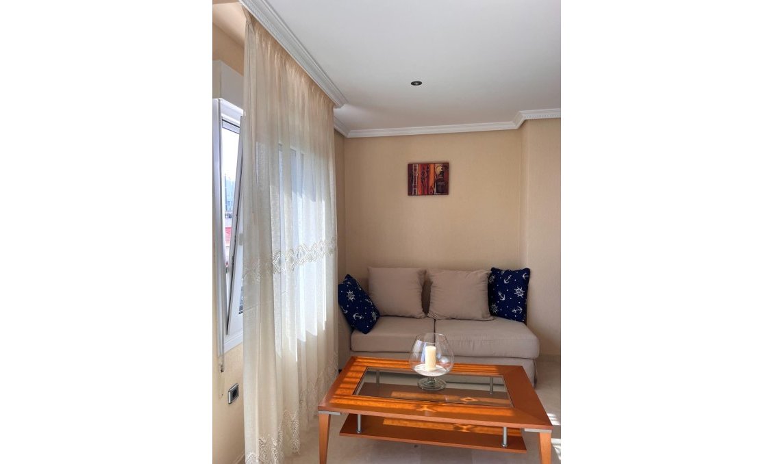 Resale - Duplex -
Torrevieja