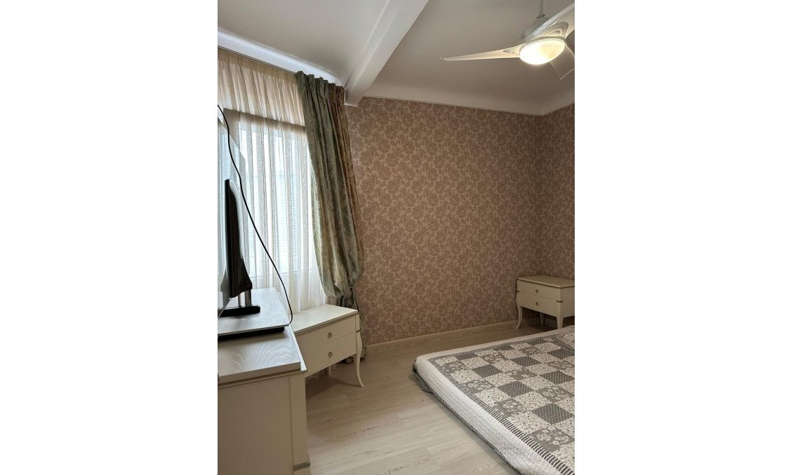 Segunda mano - Apartamento -
Torrevieja