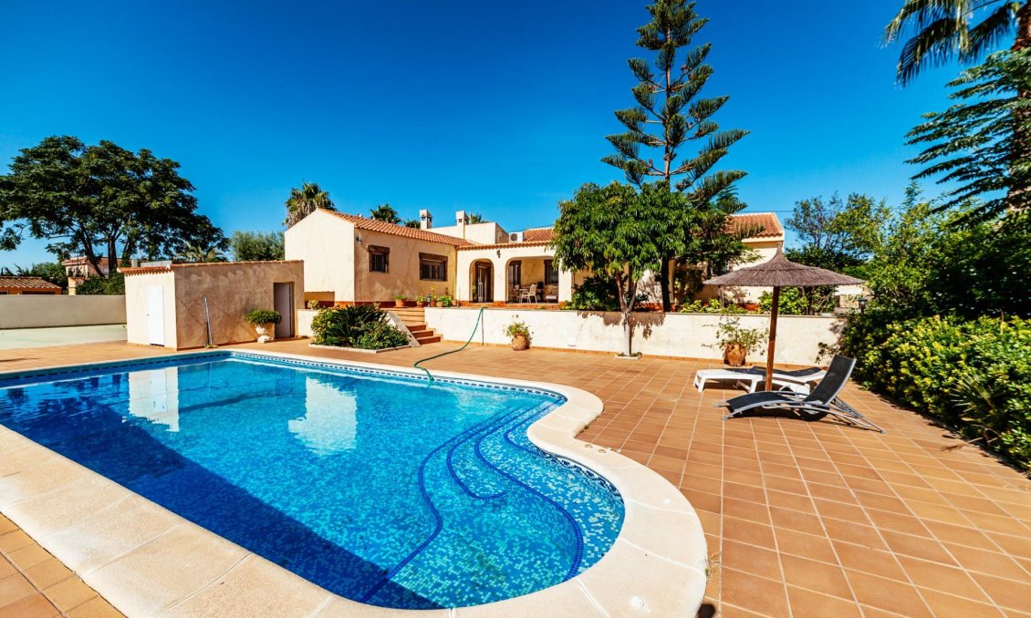 Segunda mano - Villa -
Los Montesinos - Montesinos  Los