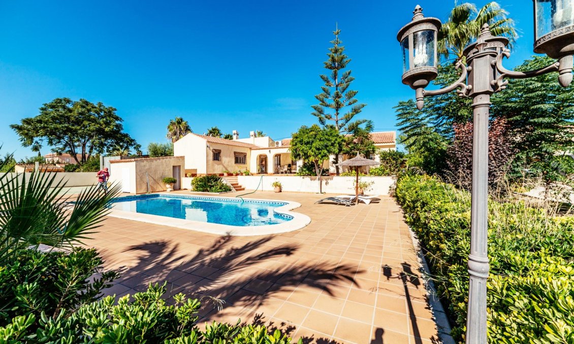 Segunda mano - Villa -
Los Montesinos - Montesinos  Los