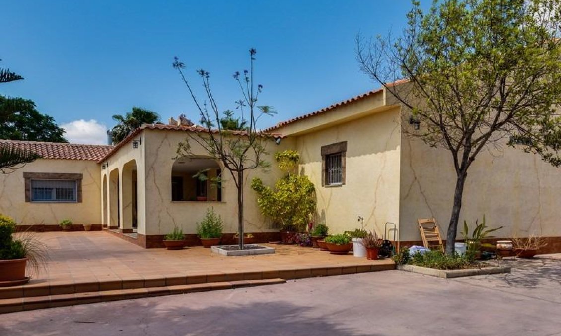 Segunda mano - Villa -
Los Montesinos - Montesinos  Los