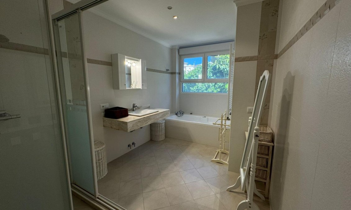Wiederverkauf - Villa -
Altea - Altea Hills
