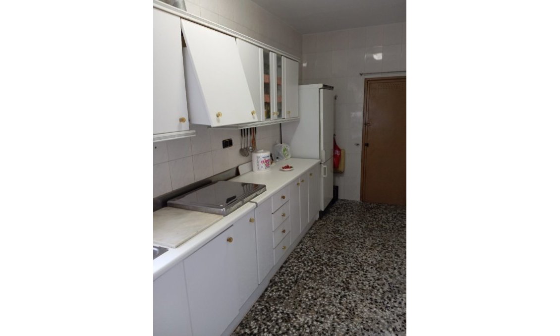 Segunda mano - Villa -
Yecla - Inland