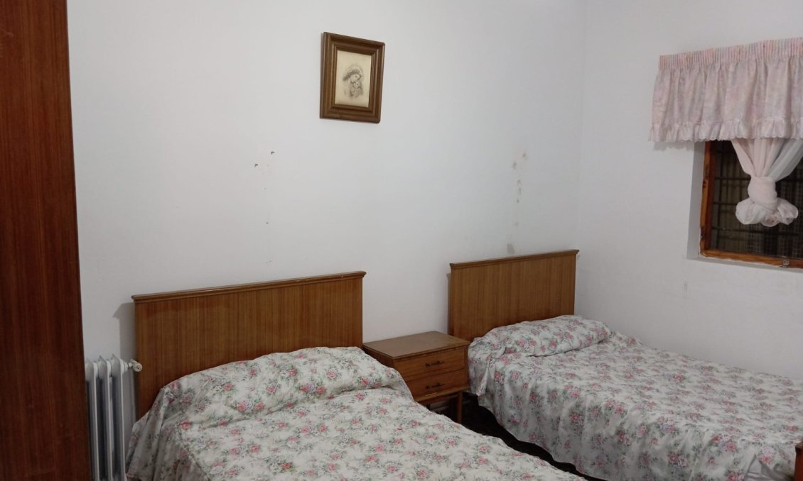 Segunda mano - Villa -
Yecla - Inland