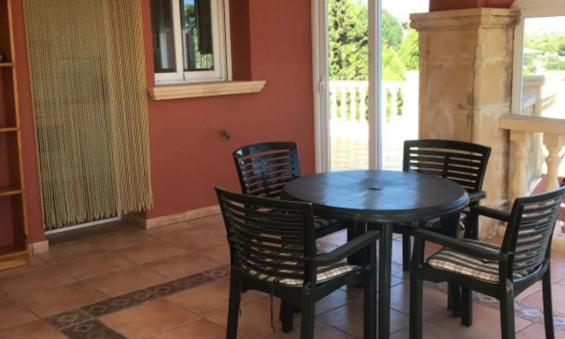 Segunda mano - Villa -
Alfas del Pí - Costa Blanca
