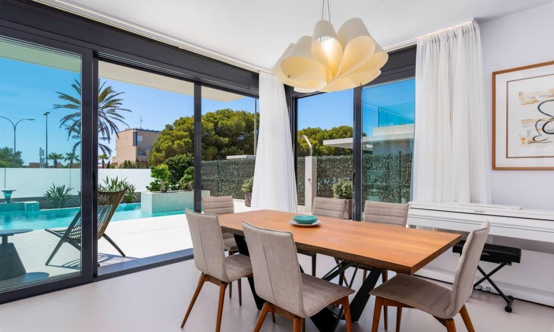 Segunda mano - Villa -
Orihuela Costa - Campoamor