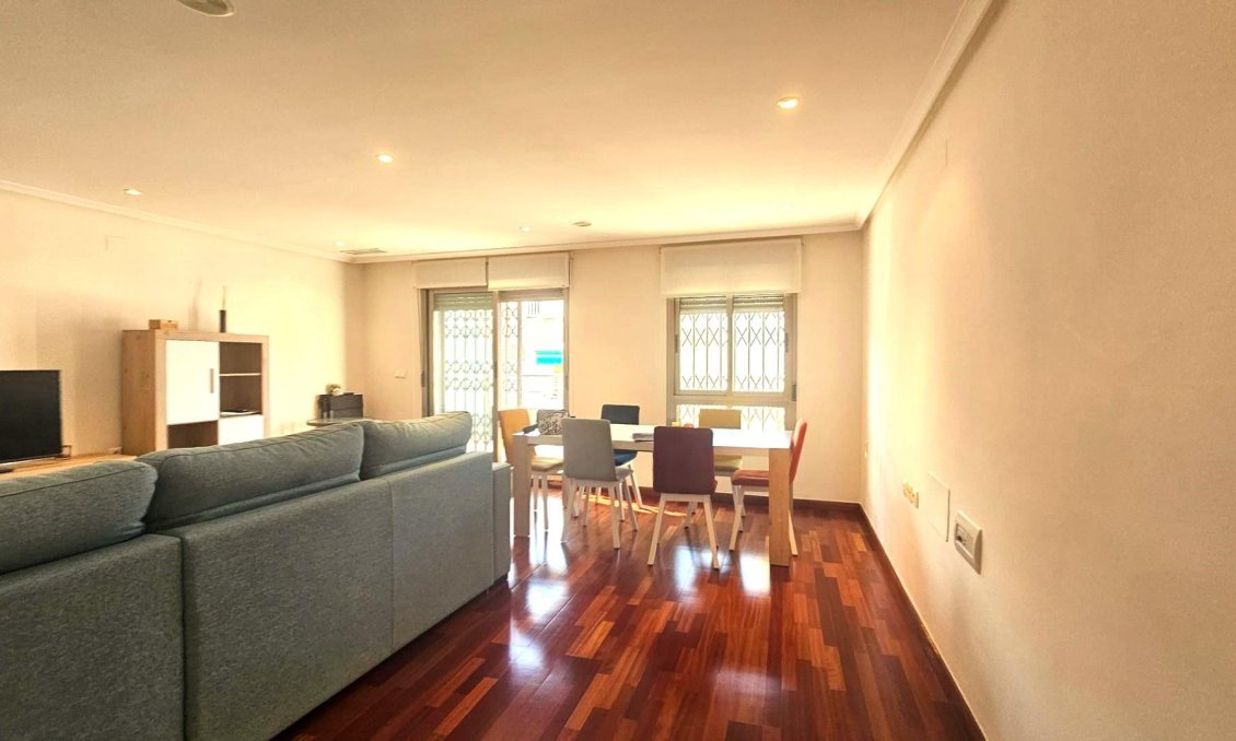 Segunda mano - Apartamento -
Torrevieja - Centro
