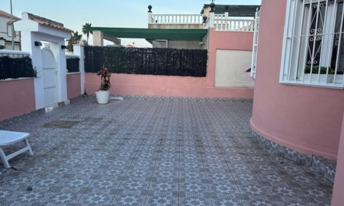 Segunda mano - Villa -
Playa Flamenca - Costa Blanca