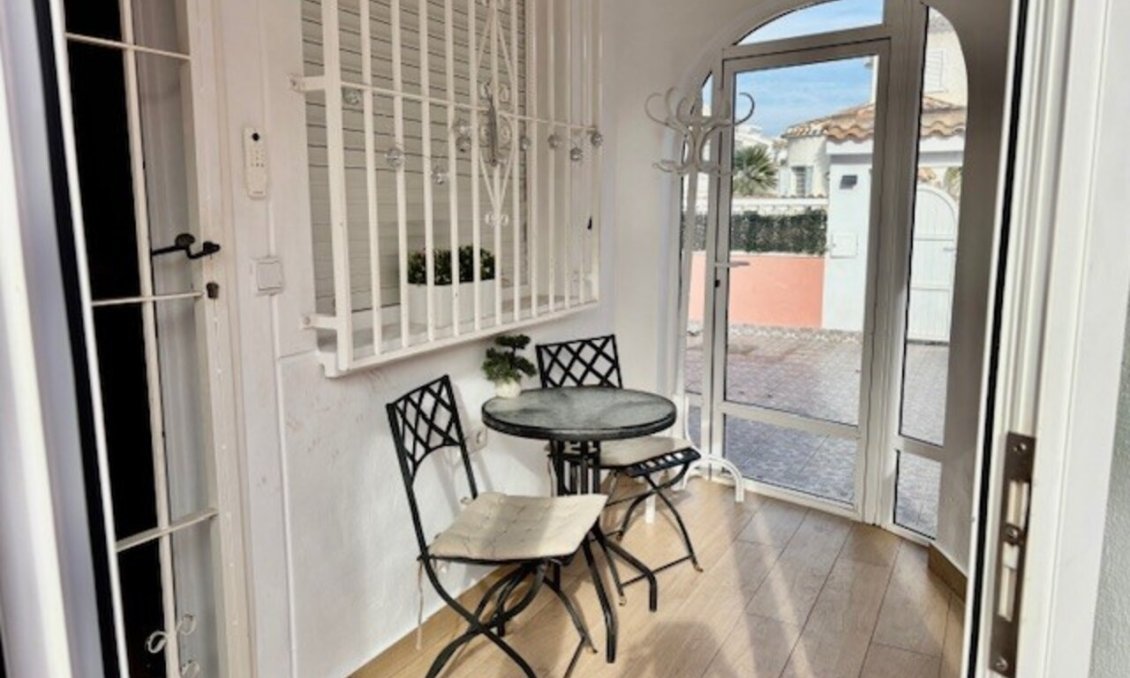 Segunda mano - Villa -
Playa Flamenca - Costa Blanca