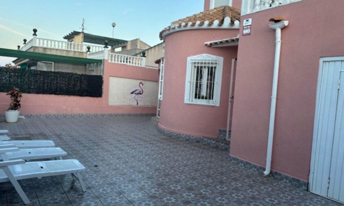 Segunda mano - Villa -
Playa Flamenca - Costa Blanca