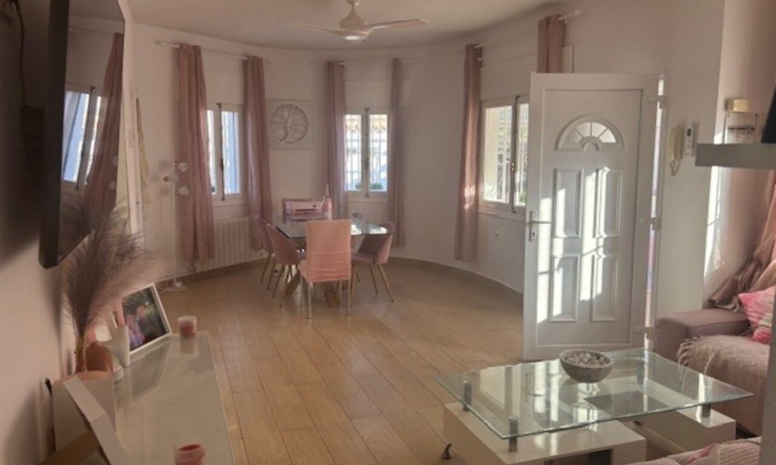Segunda mano - Villa -
Playa Flamenca - Costa Blanca