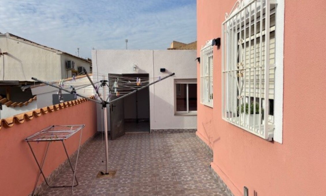 Segunda mano - Villa -
Playa Flamenca - Costa Blanca