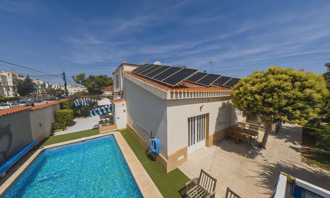 Segunda mano - Villa -
Torrevieja - Costa Blanca