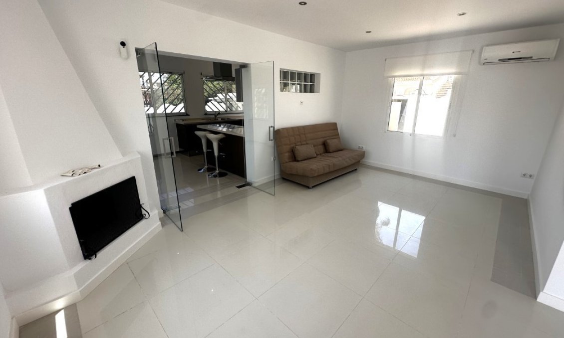 Segunda mano - Villa -
Ciudad Quesada - Costa Blanca