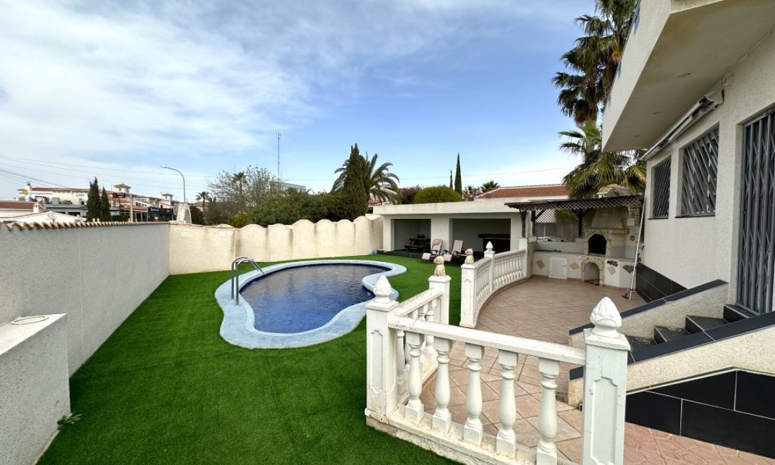 Segunda mano - Villa -
Ciudad Quesada - Costa Blanca
