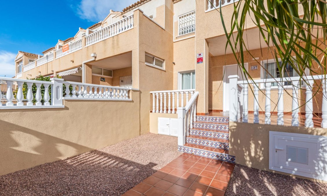 Segunda mano - Town House -
Orihuela Costa - Los Altos