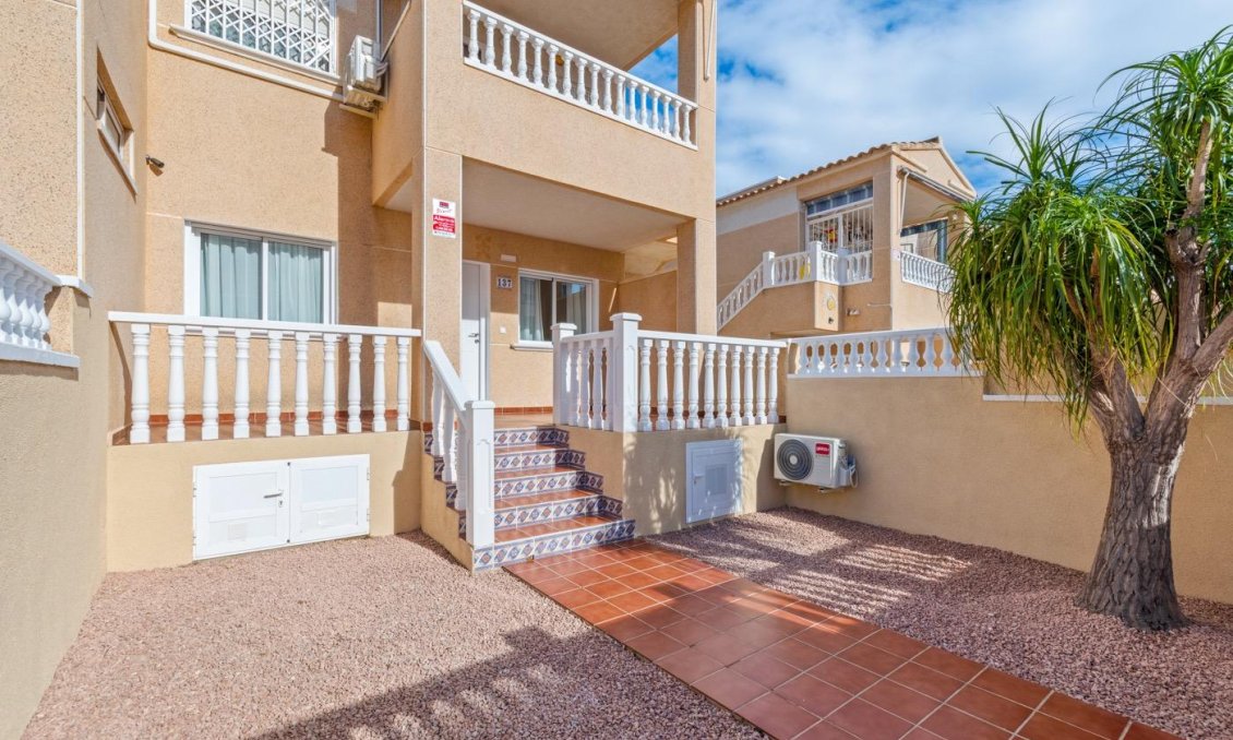 Segunda mano - Town House -
Orihuela Costa - Los Altos