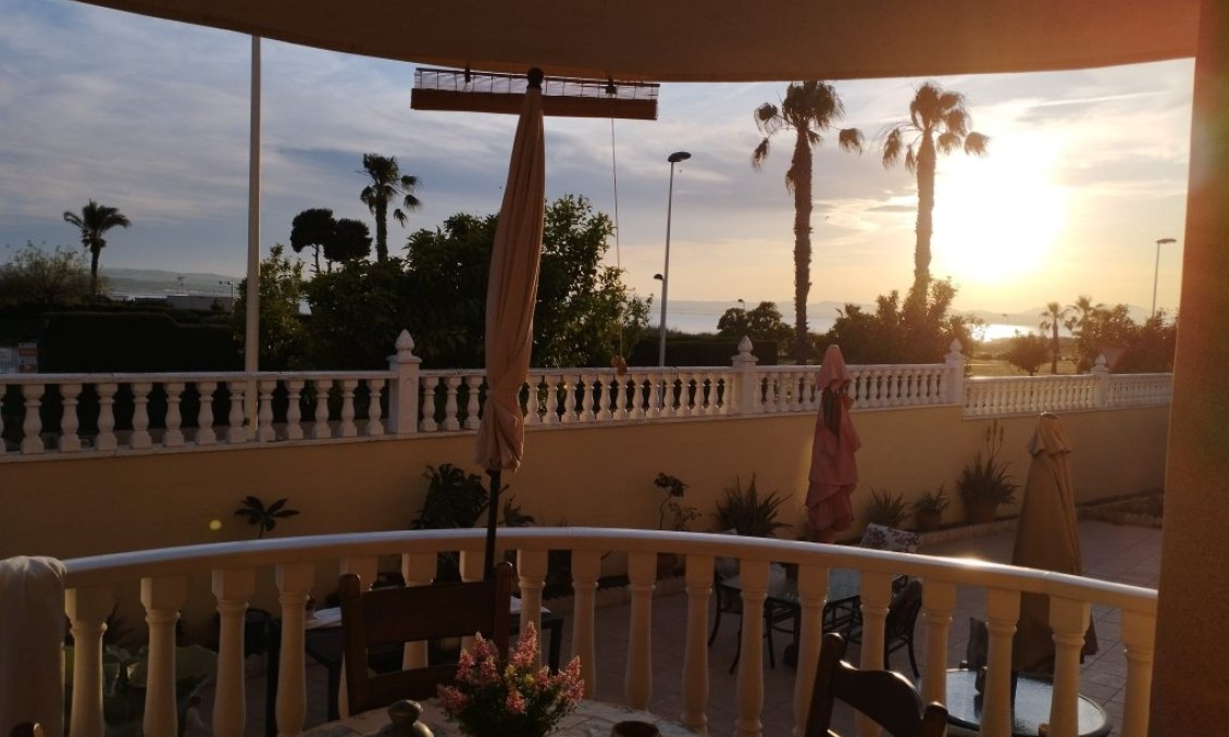 Wiederverkauf - Villa -
Torrevieja - Costa Blanca