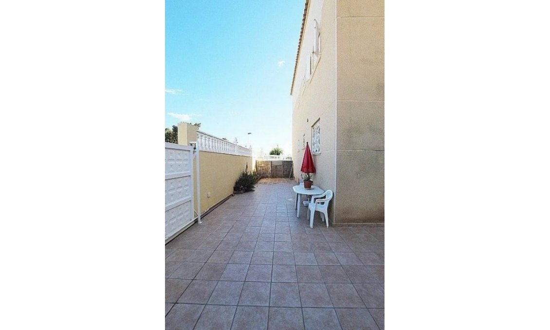 Wiederverkauf - Villa -
Torrevieja - Costa Blanca