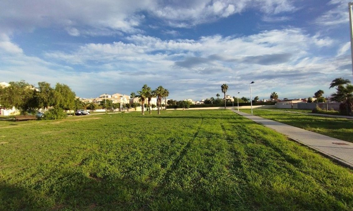 Wiederverkauf - Villa -
Torrevieja - Costa Blanca