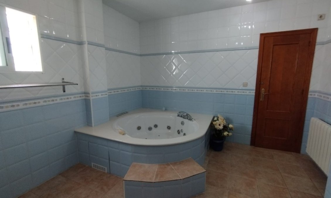 Wiederverkauf - Villa -
Torrevieja - Costa Blanca