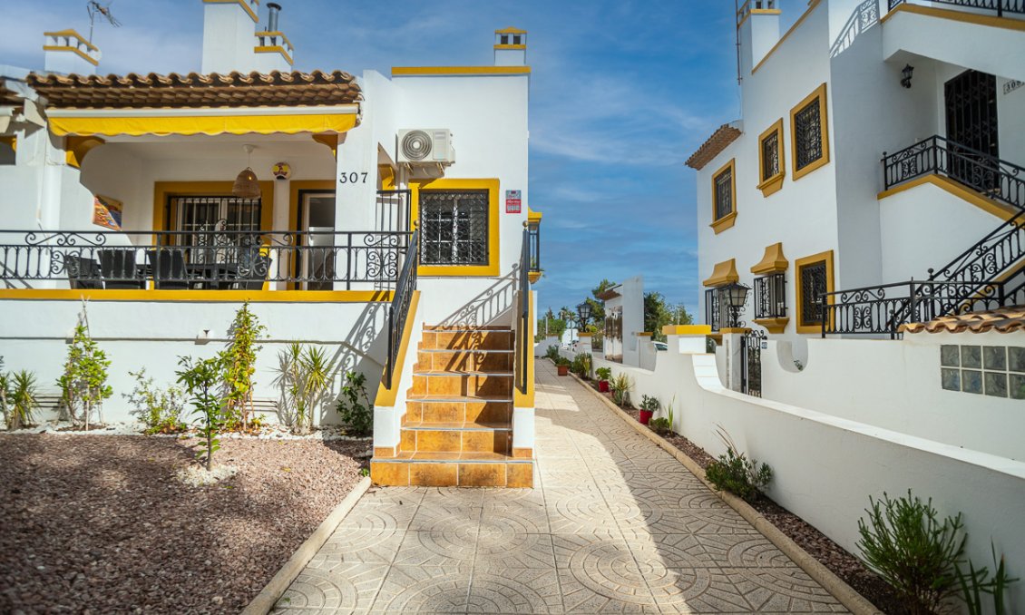 Használt Ingatlanok - Semi Detached -
Orihuela Costa - Costa Blanca