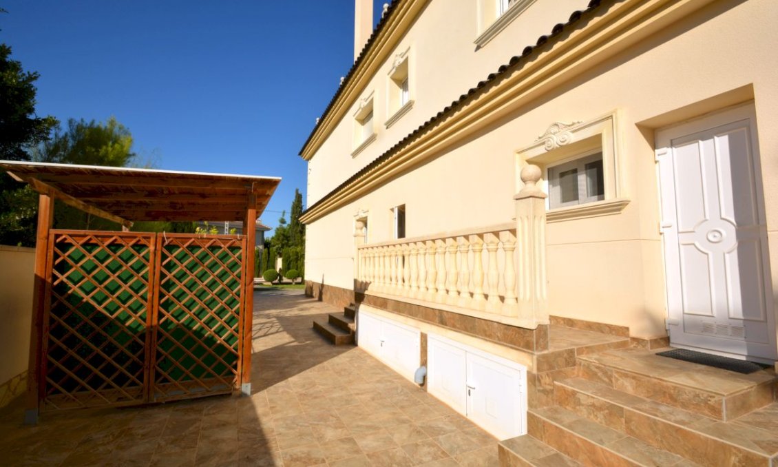 Segunda mano - Villa -
Orihuela Costa - Costa Blanca
