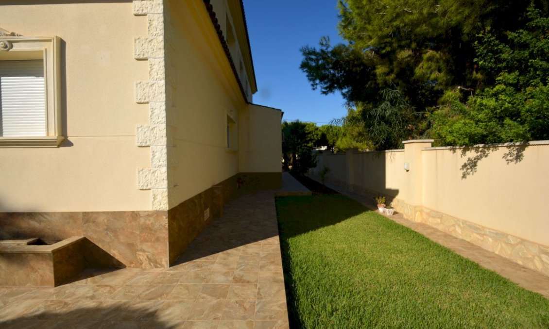 Segunda mano - Villa -
Orihuela Costa - Costa Blanca