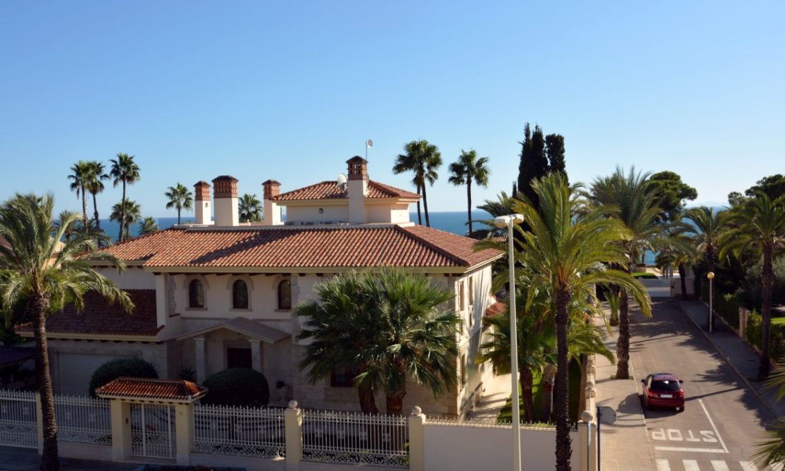 Segunda mano - Villa -
Orihuela Costa - Costa Blanca