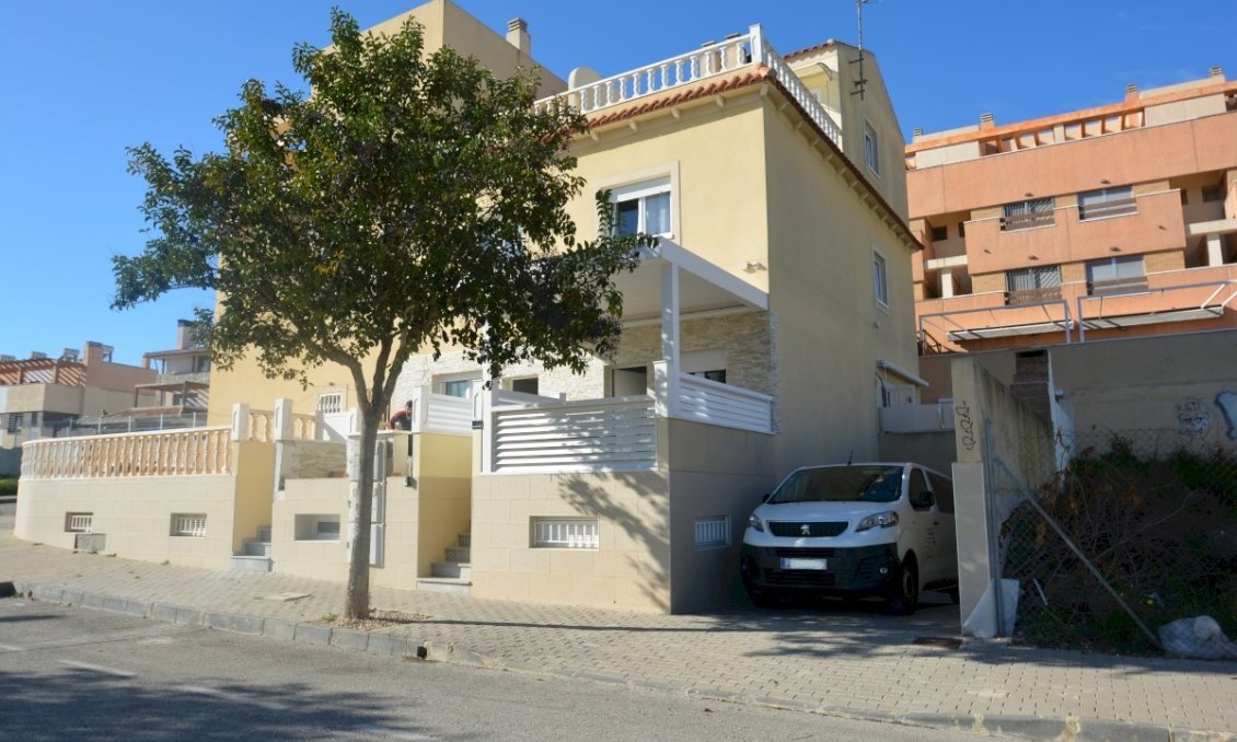 Segunda mano - Town House -
Guardamar del Segura - Costa Blanca