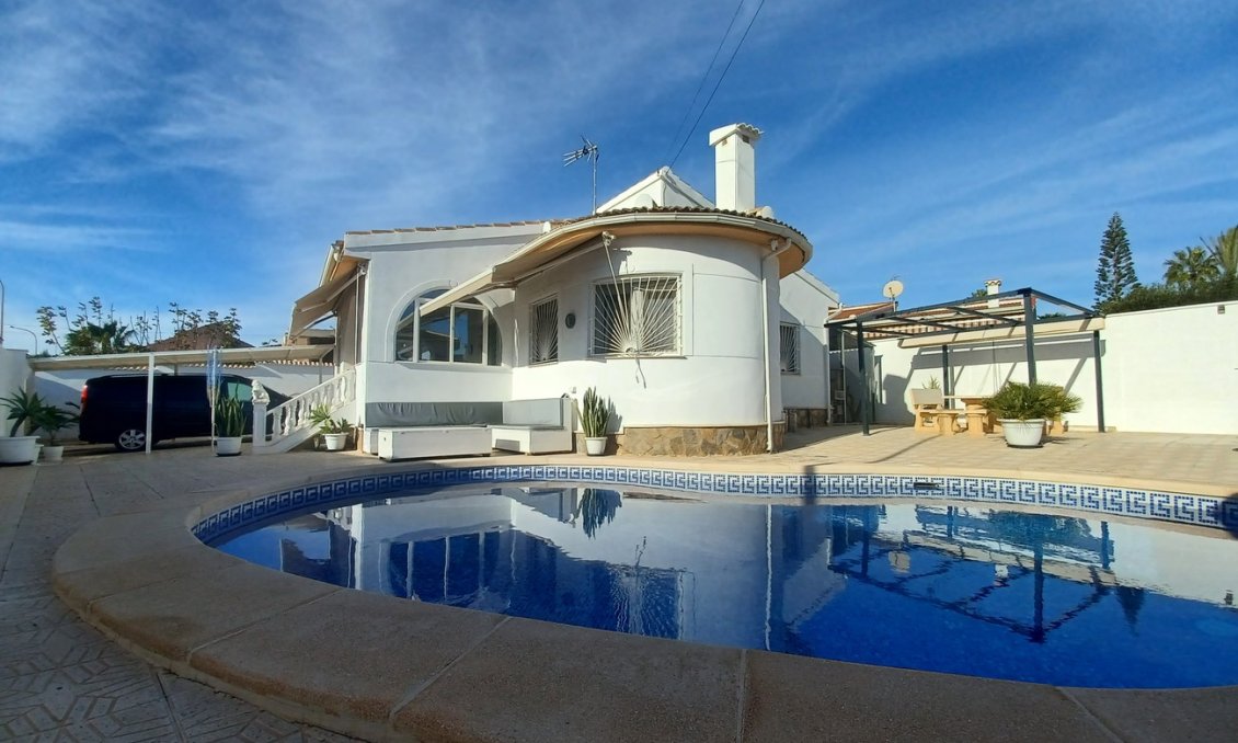 Segunda mano - Villa -
Ciudad Quesada - Costa Blanca