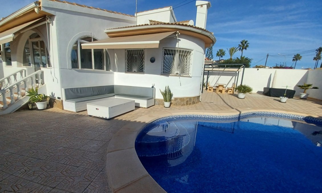Segunda mano - Villa -
Ciudad Quesada - Costa Blanca