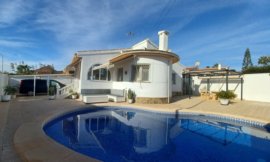 Segunda mano - Villa -
Ciudad Quesada - Costa Blanca