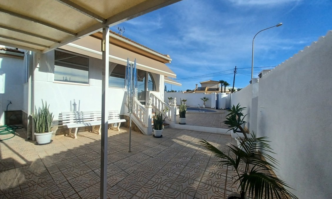 Segunda mano - Villa -
Ciudad Quesada - Costa Blanca