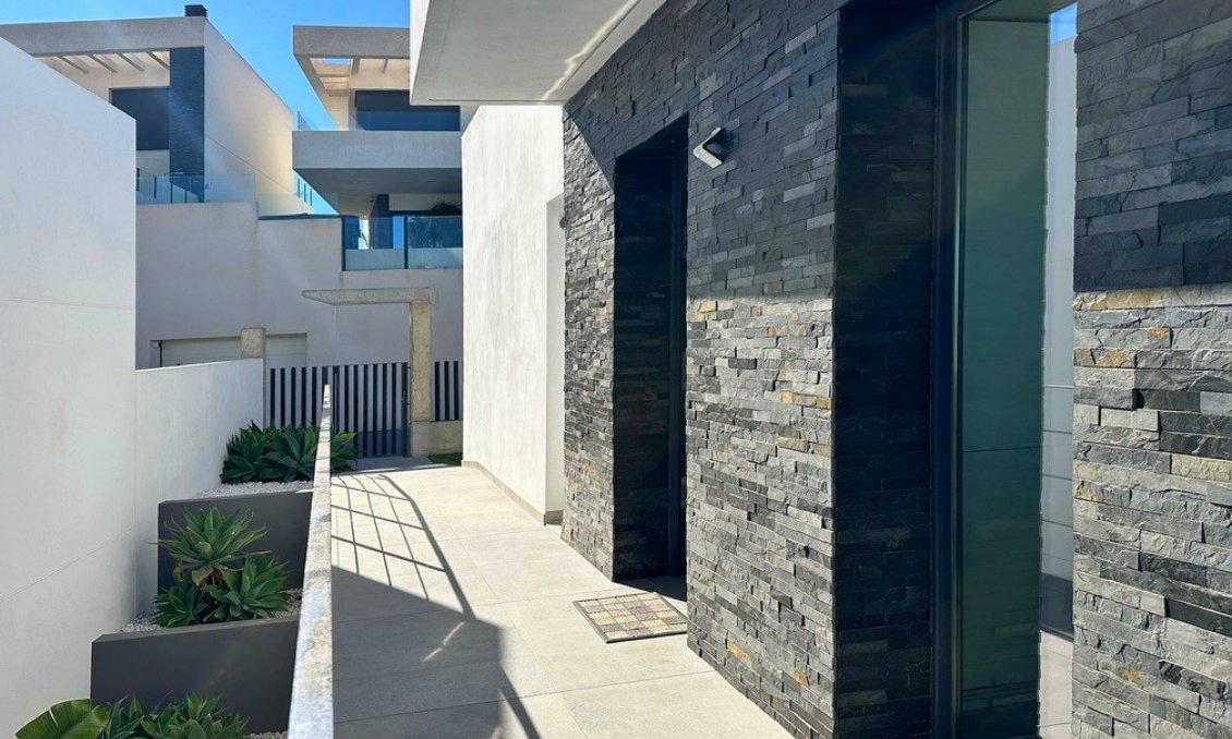 Segunda mano - Villa -
Rojales - Inland