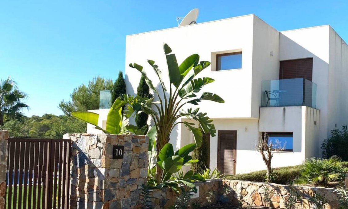 Segunda mano - Villa -
Dehesa de Campoamor - Costa Blanca