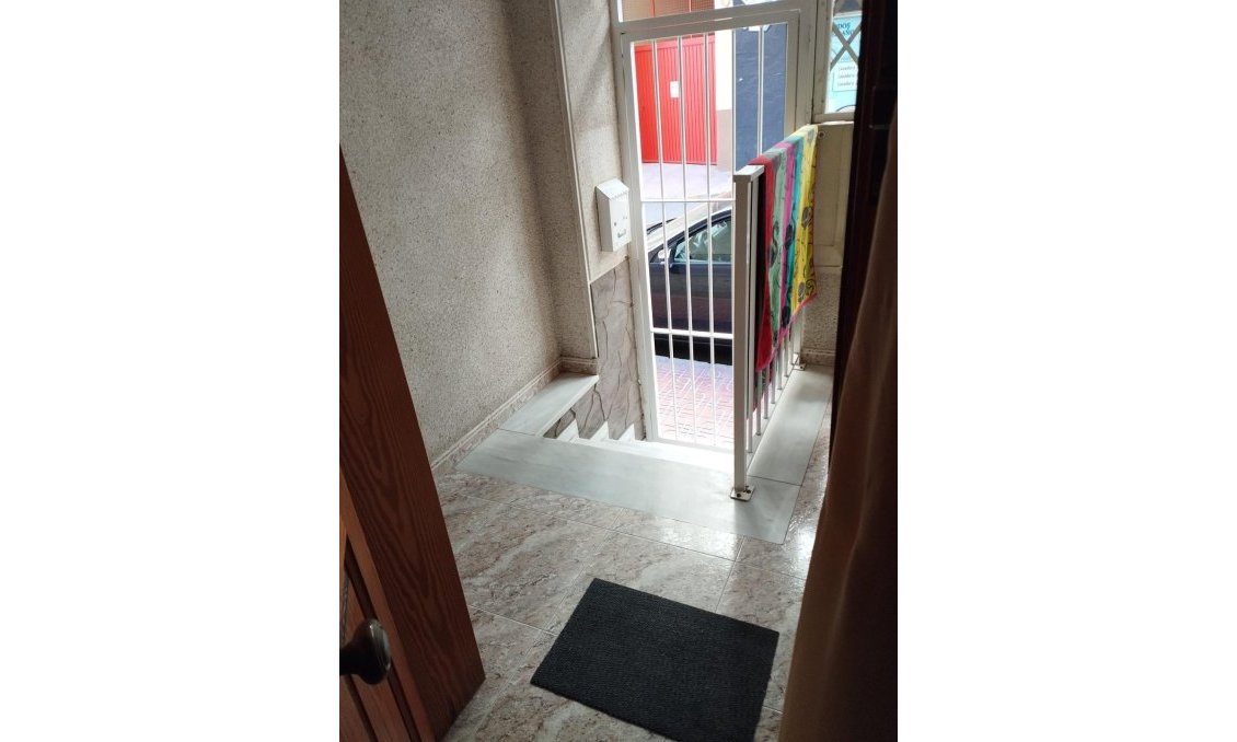 Segunda mano - Apartamento -
Torrevieja - Playa del Cura