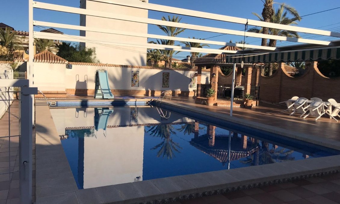 Wiederverkauf - Villa -
Orihuela Costa - Cabo Roig