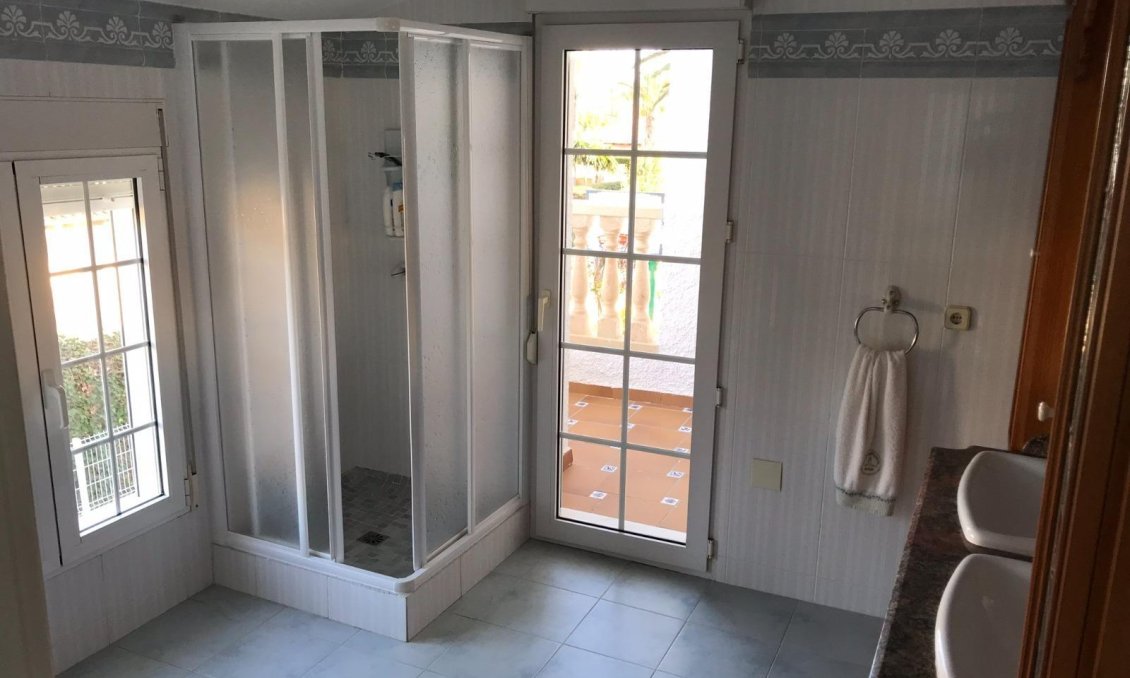 Wiederverkauf - Villa -
Orihuela Costa - Cabo Roig